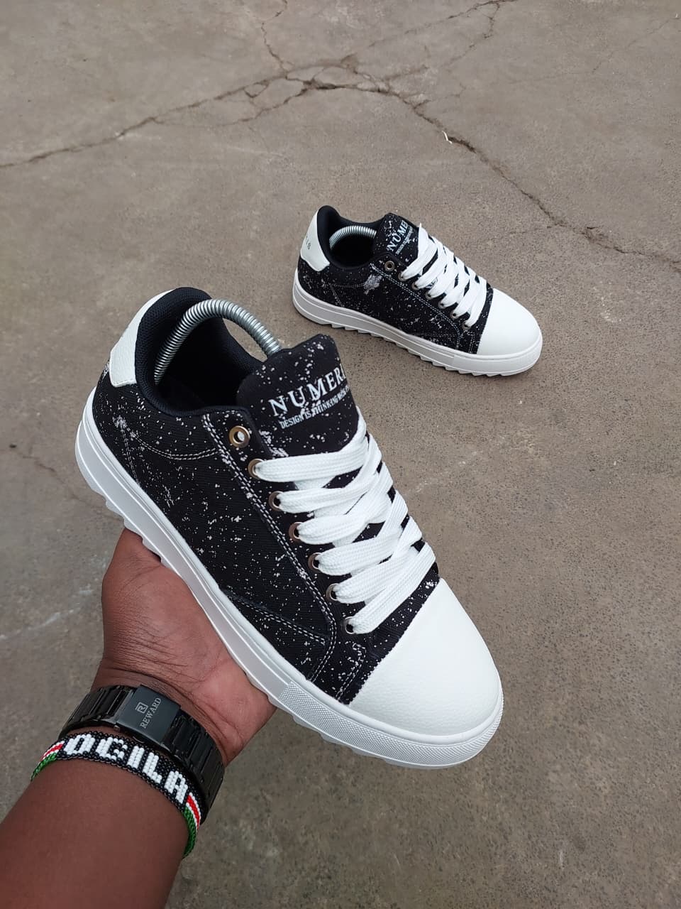 Numeral Speckled Court Black White