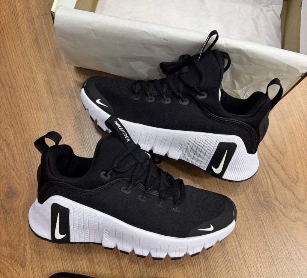 Nike Free RN Black White
