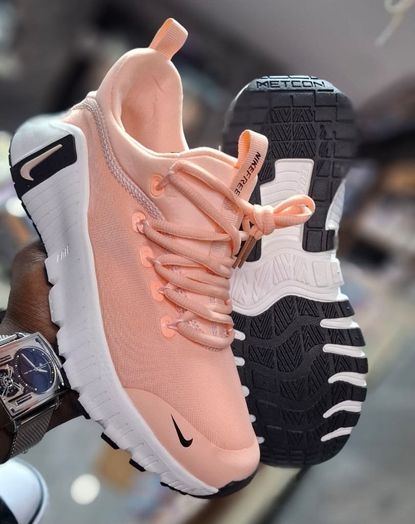 Nike Free RN Peach